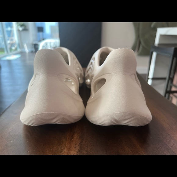 adidas Yeezy Foam RNNR size 12 main image 7